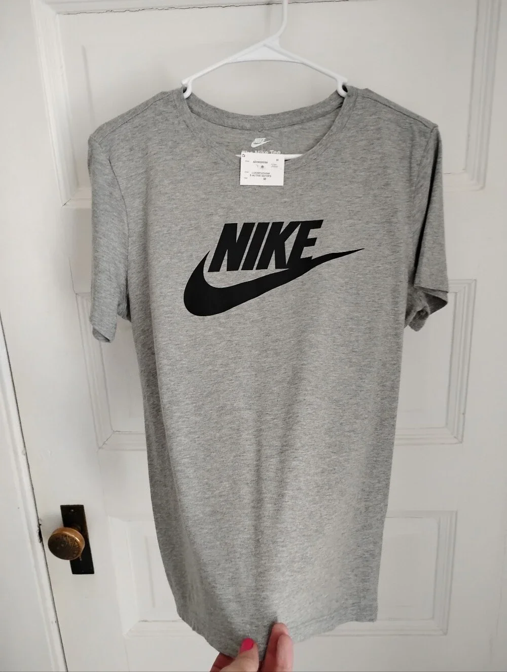 NWT classic ladies heather gray Nike T-shirt top